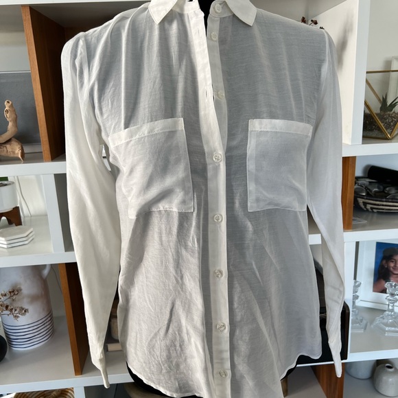 White button up collared shirt blouse in XS - Picture 2 of 8